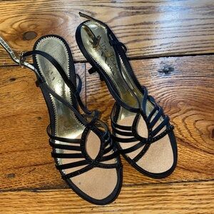 TOUCH of Nina black heels w stone detail size 7